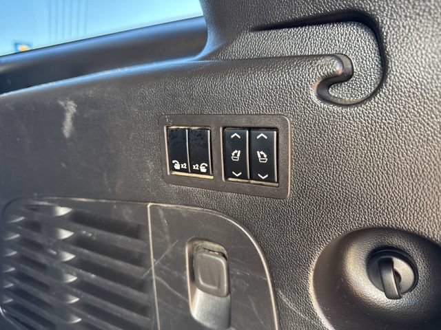 Used 2020 Chevrolet Suburban Premier AWD/4WD image 35