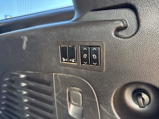 Used 2020 Chevrolet Suburban Premier AWD/4WD image 35