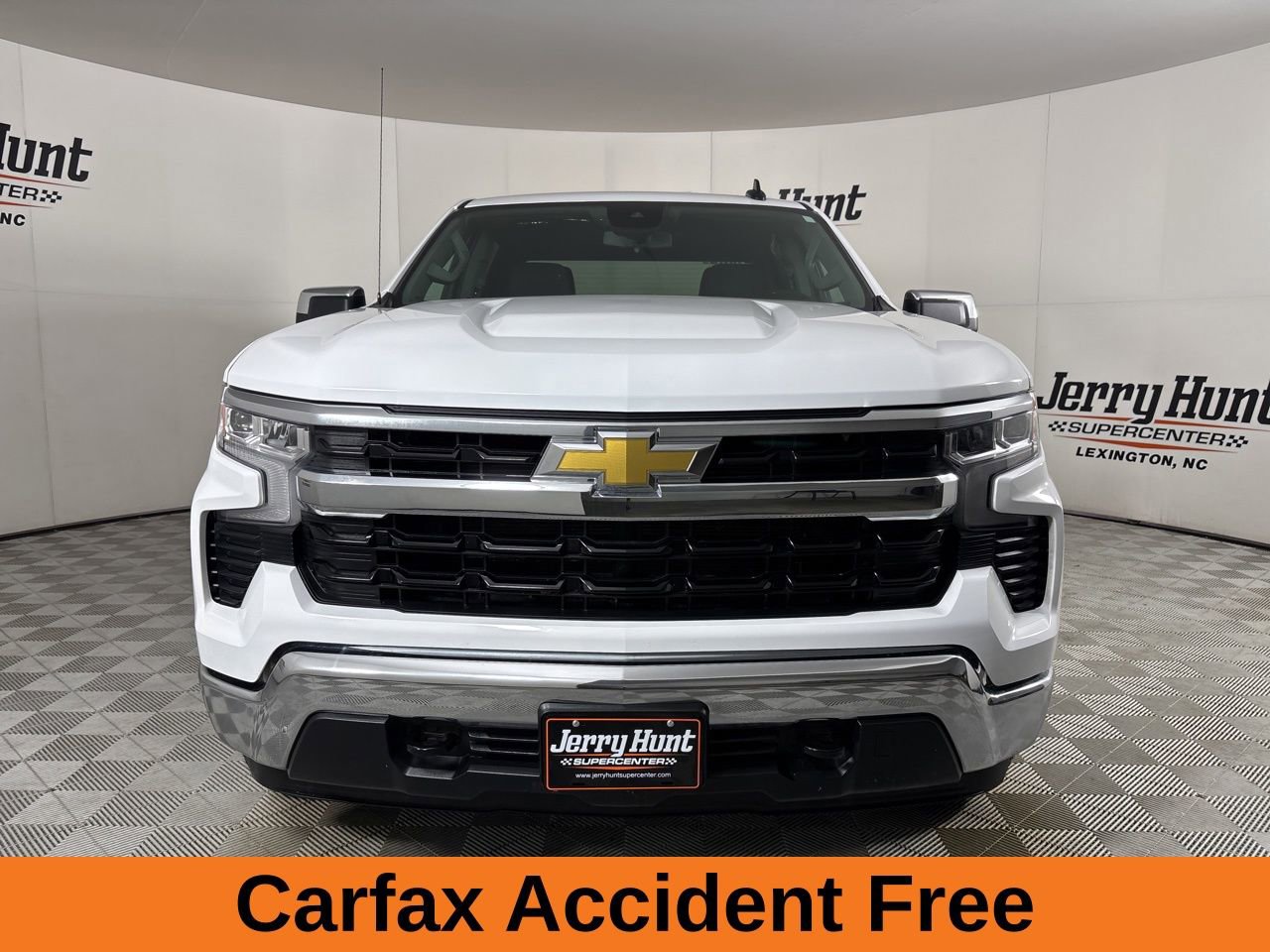 Used 2025 Chevrolet Silverado 1500 LT image 3