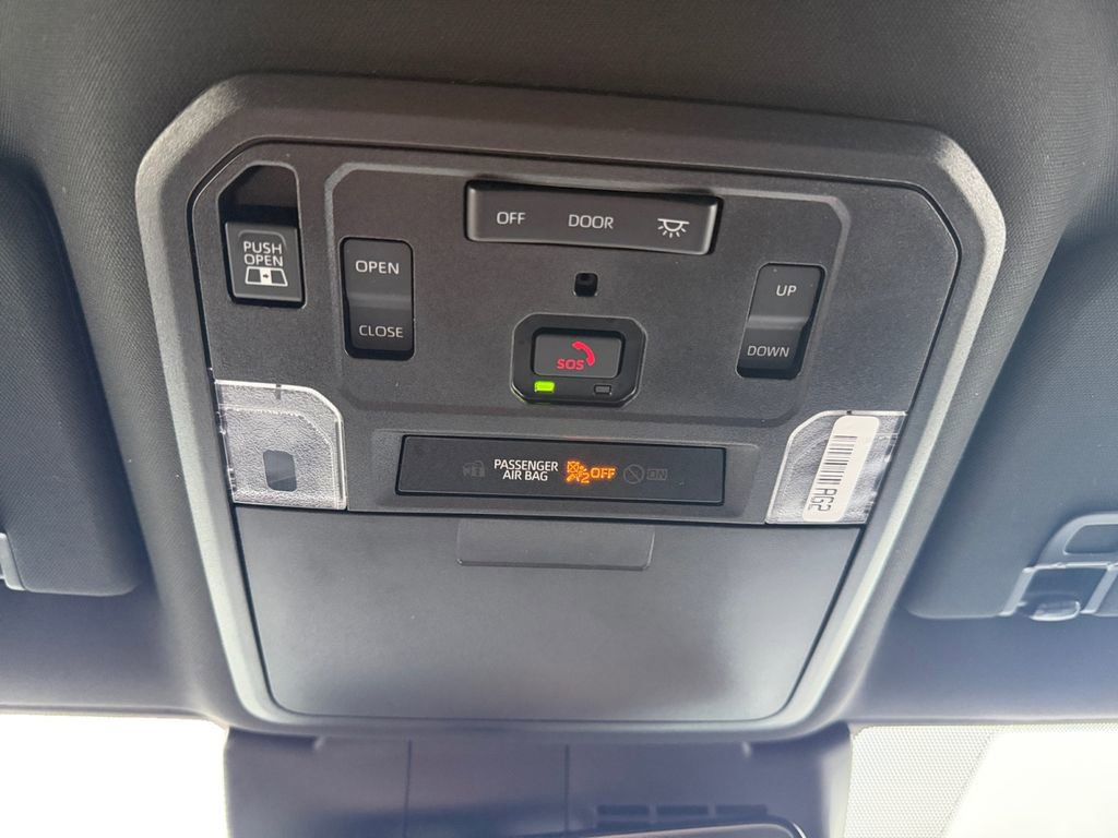 Used 2025 Toyota Tacoma TRD Off-Road image 18