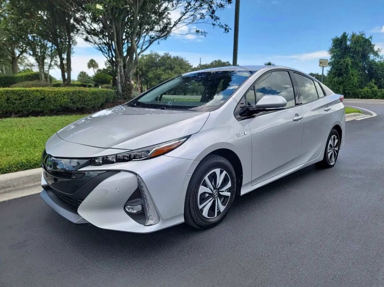 Used 2018 Toyota Prius Prime Plus image 1