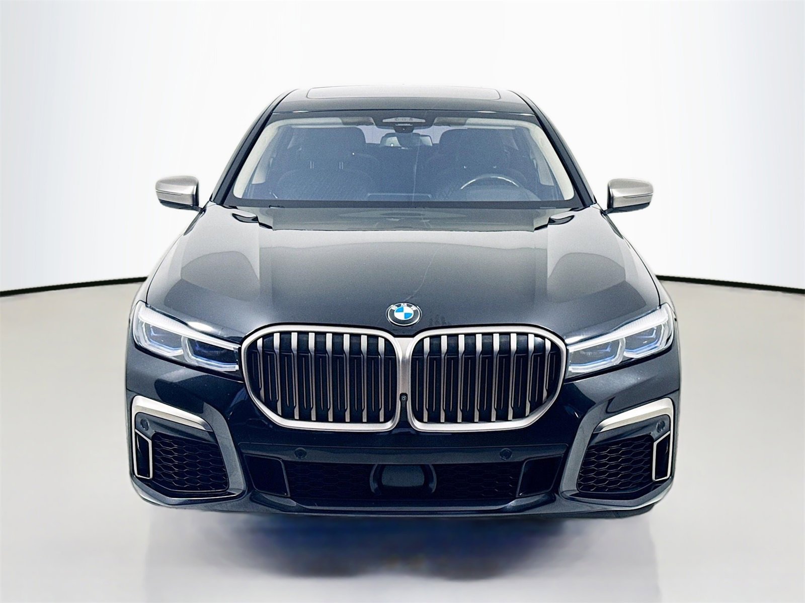 Used 2020 BMW M760i xDrive w/ Luxury Rear Seating Package image 2