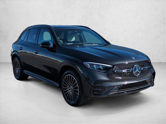 Used 2025 Mercedes-Benz GLC 350e 4MATIC image 3