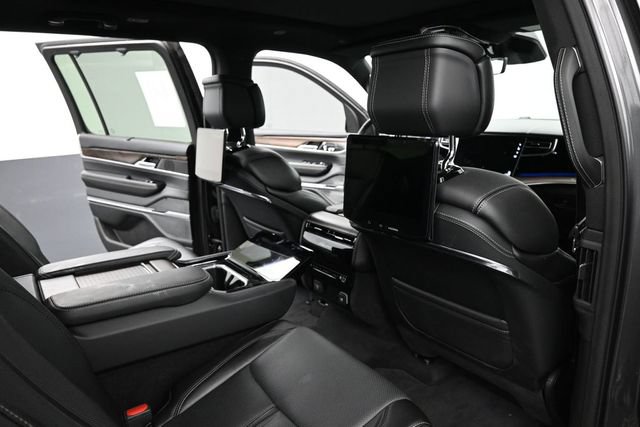 Used 2024 Jeep Grand Wagoneer Series I w/ Convenience Group III AWD/4WD image 16