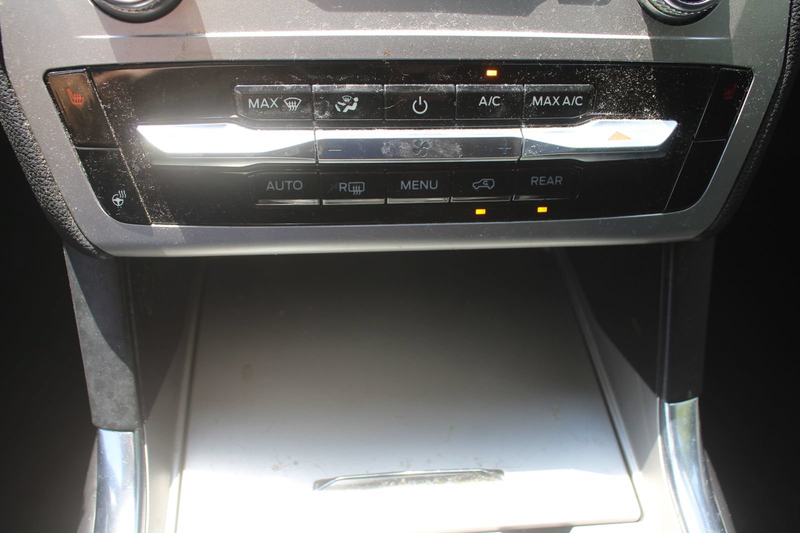 Used 2022 Ford Explorer XLT w/ Equipment Group 202A AWD/4WD image 39