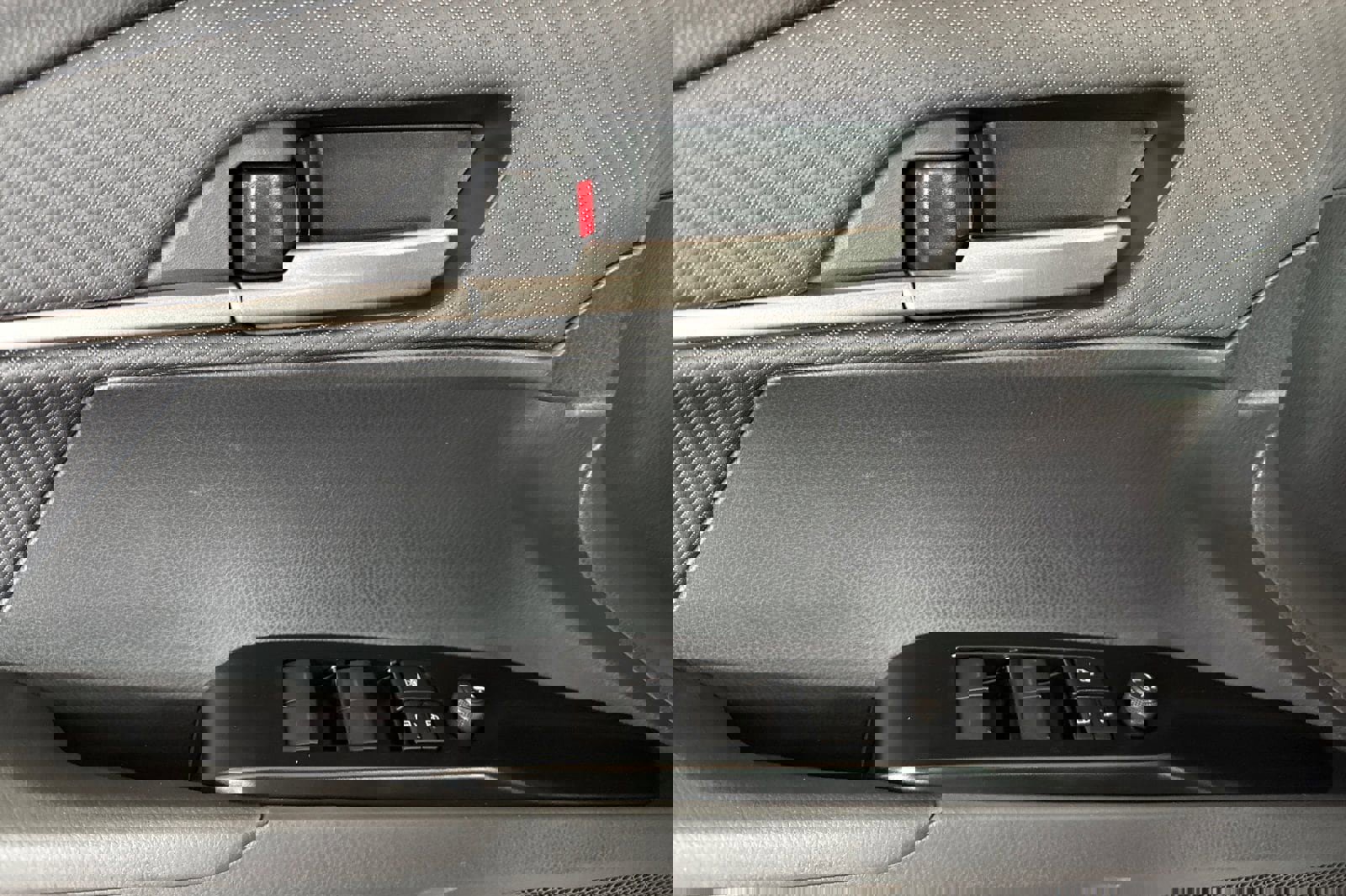 New 2026 Toyota Camry SE FWD image 11