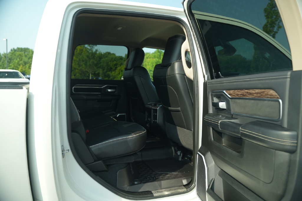 Used 2021 RAM 3500 Laramie w/ Cold Weather Group AWD/4WD image 23