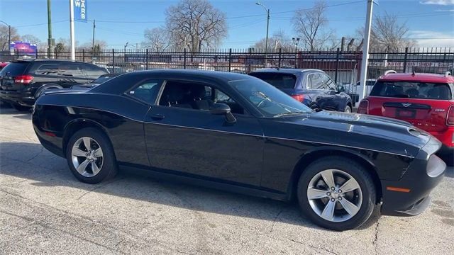 Used 2021 Dodge Challenger SXT image 3