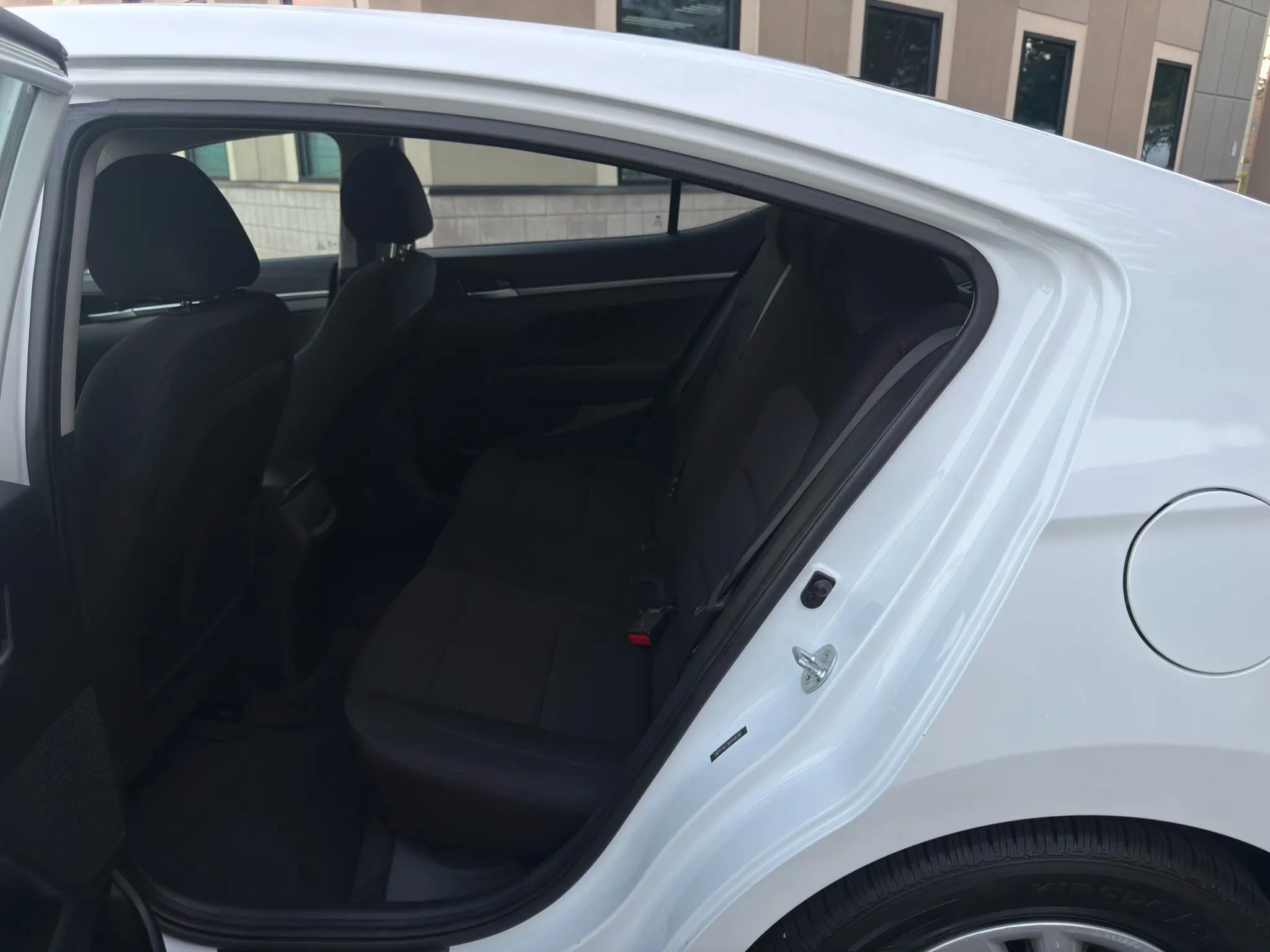 Used 2019 Hyundai Elantra SE image 17