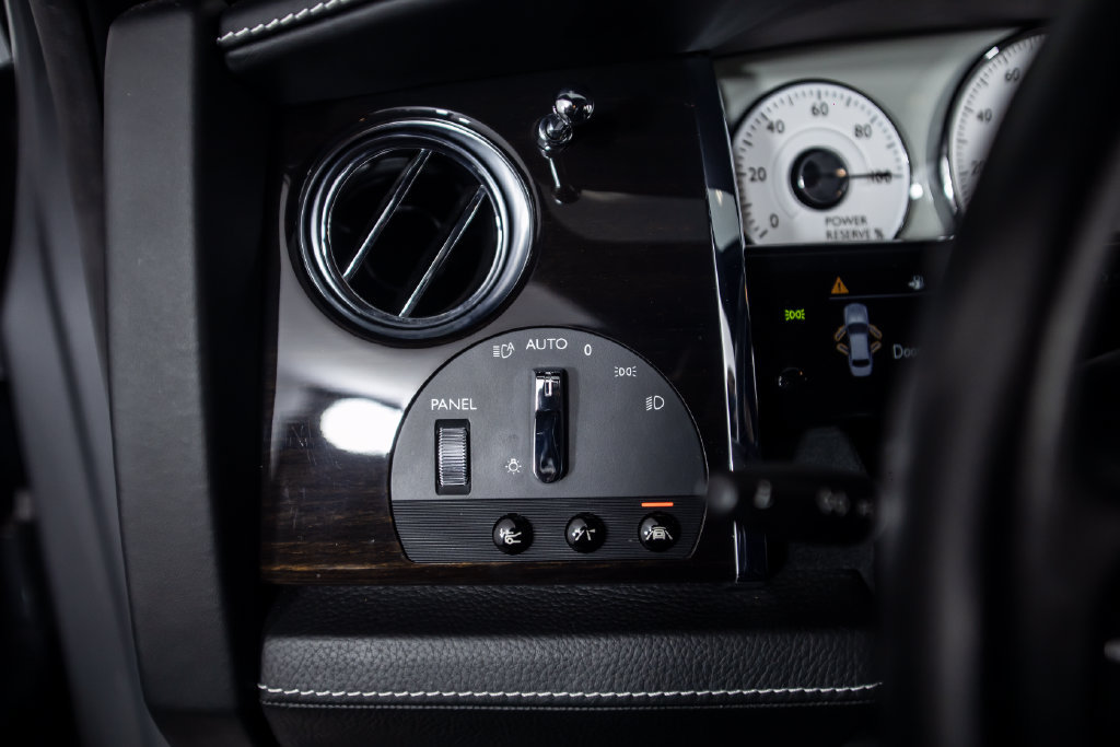 Used 2019 Rolls-Royce Ghost RWD image 48