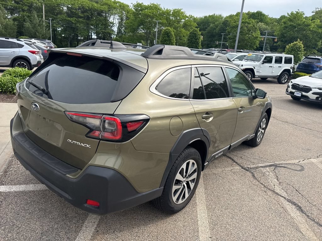 Used 2024 Subaru Outback Premium AWD/4WD image 2