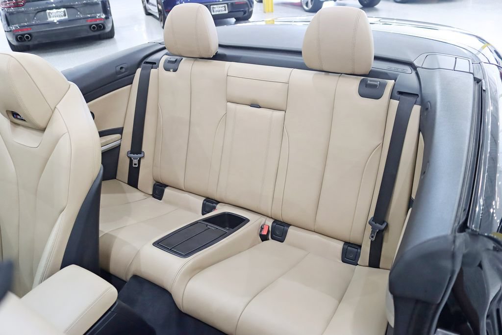 Used 2018 BMW M4 Convertible RWD image 31