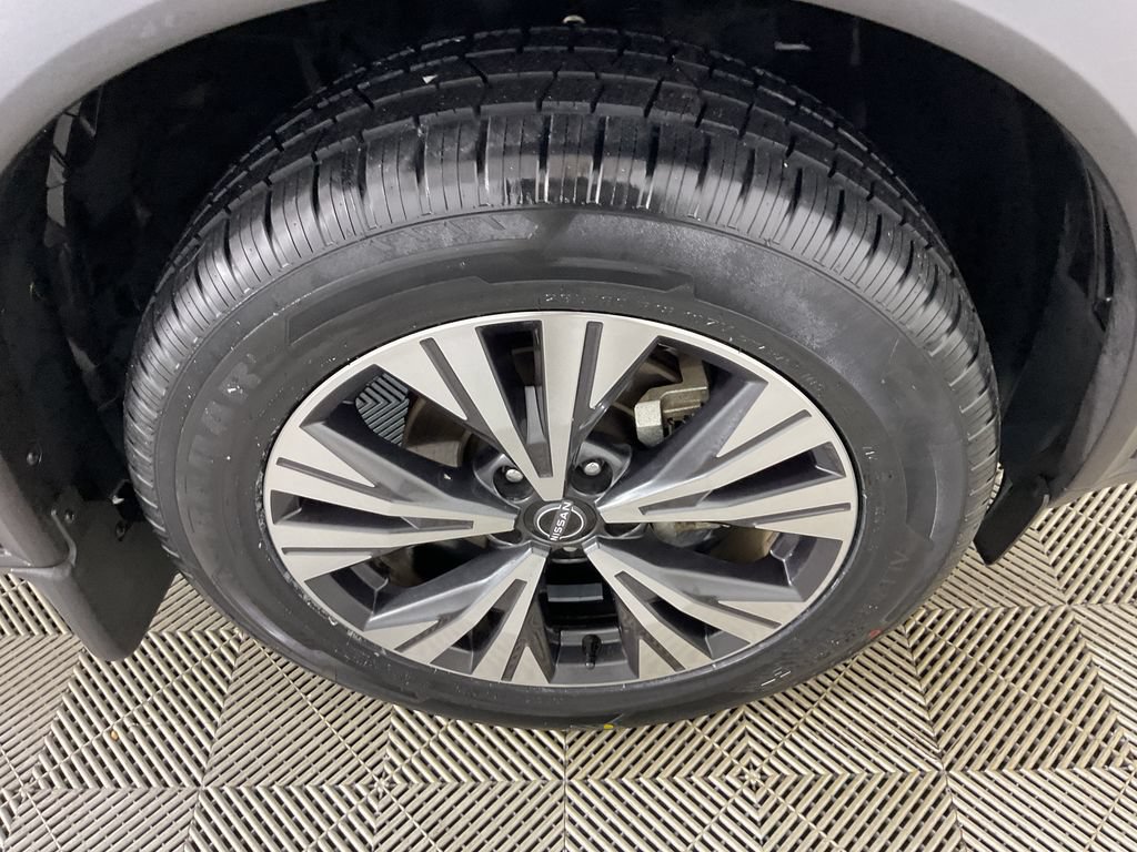 Used 2023 Nissan Rogue SV AWD/4WD image 11