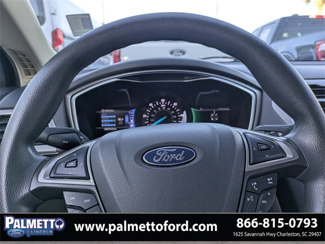 Used 2015 Ford Fusion SE image 27
