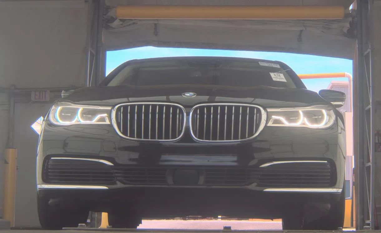 Used 2019 BMW 750i xDrive w/ Luxury Rear Seating Package AWD/4WD image 2