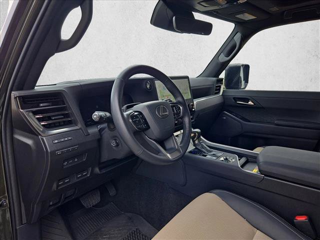 Used 2025 Lexus GX 550 AWD/4WD image 10