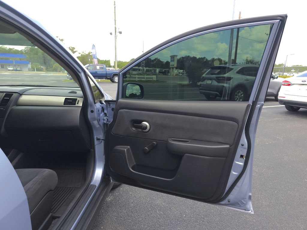 Used 2009 Nissan Versa 1.8 S FWD image 11