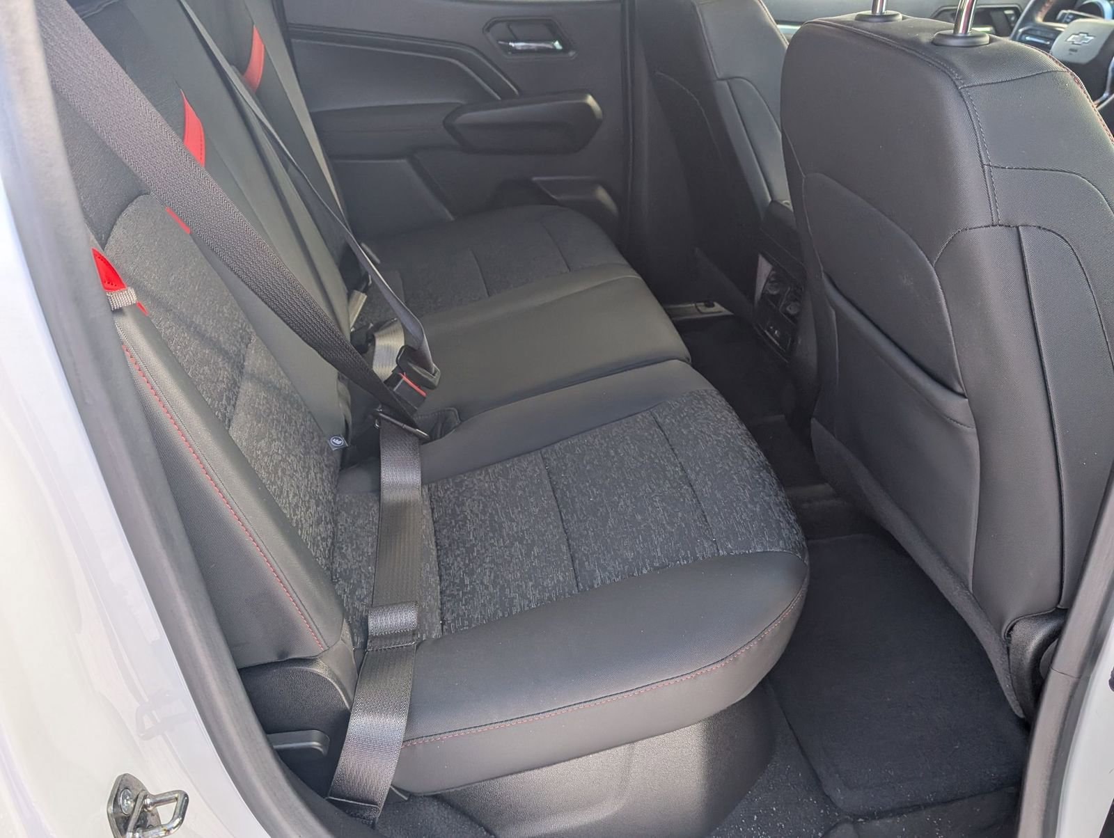 Used 2023 Chevrolet Colorado Z71 w/ Z71 Convenience Package 2 image 25