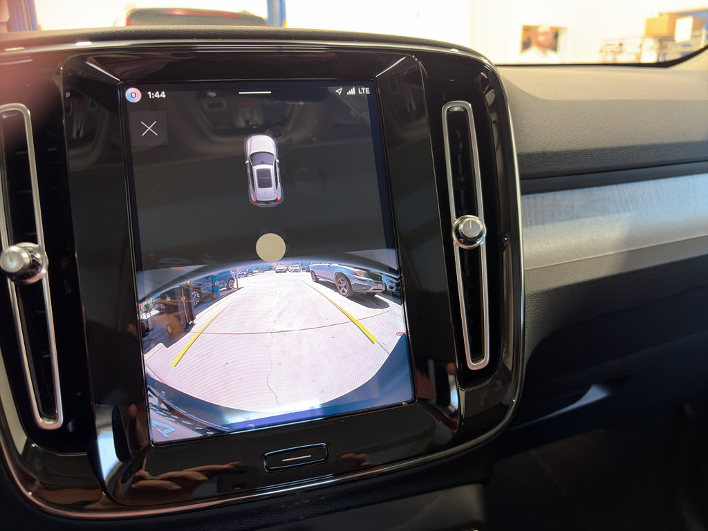 New 2026 Volvo XC40 B5 Core AWD/4WD image 10