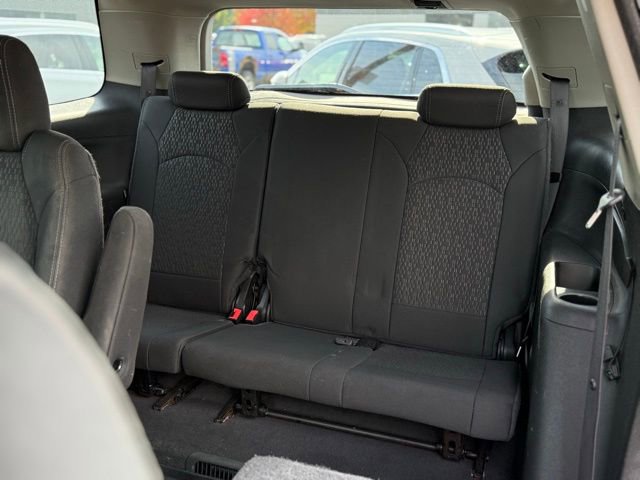 Used 2013 GMC Acadia SLE image 24