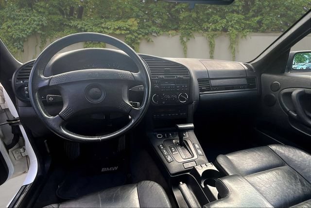 Used 1995 BMW 325i Convertible RWD image 7
