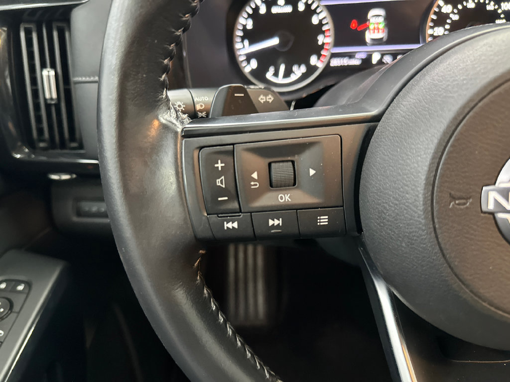 Used 2024 Nissan Pathfinder SV AWD/4WD image 25