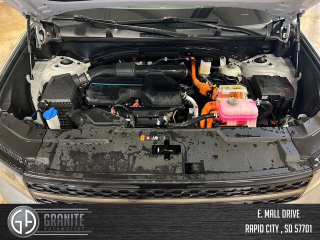 Used 2025 Hyundai Santa Fe Calligraphy AWD/4WD image 23