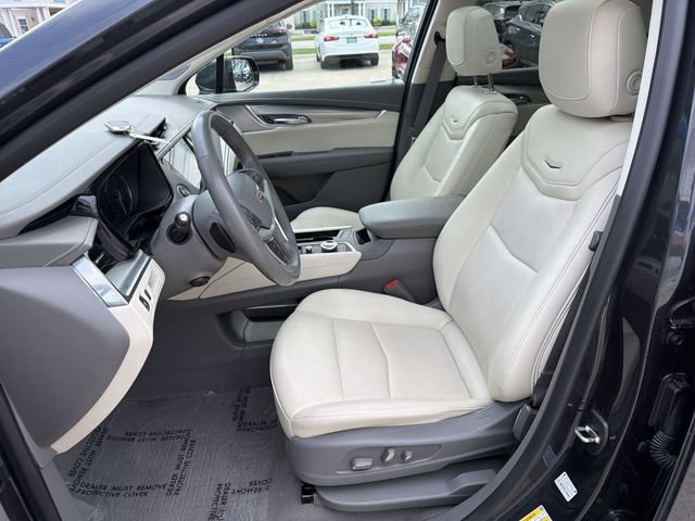 Used 2023 Cadillac XT5 Premium Luxury w/ LPO, Floor Liner Package AWD/4WD image 13