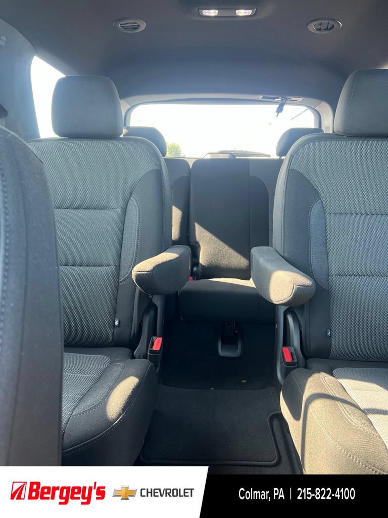 Used 2023 Chevrolet Traverse LT FWD image 10