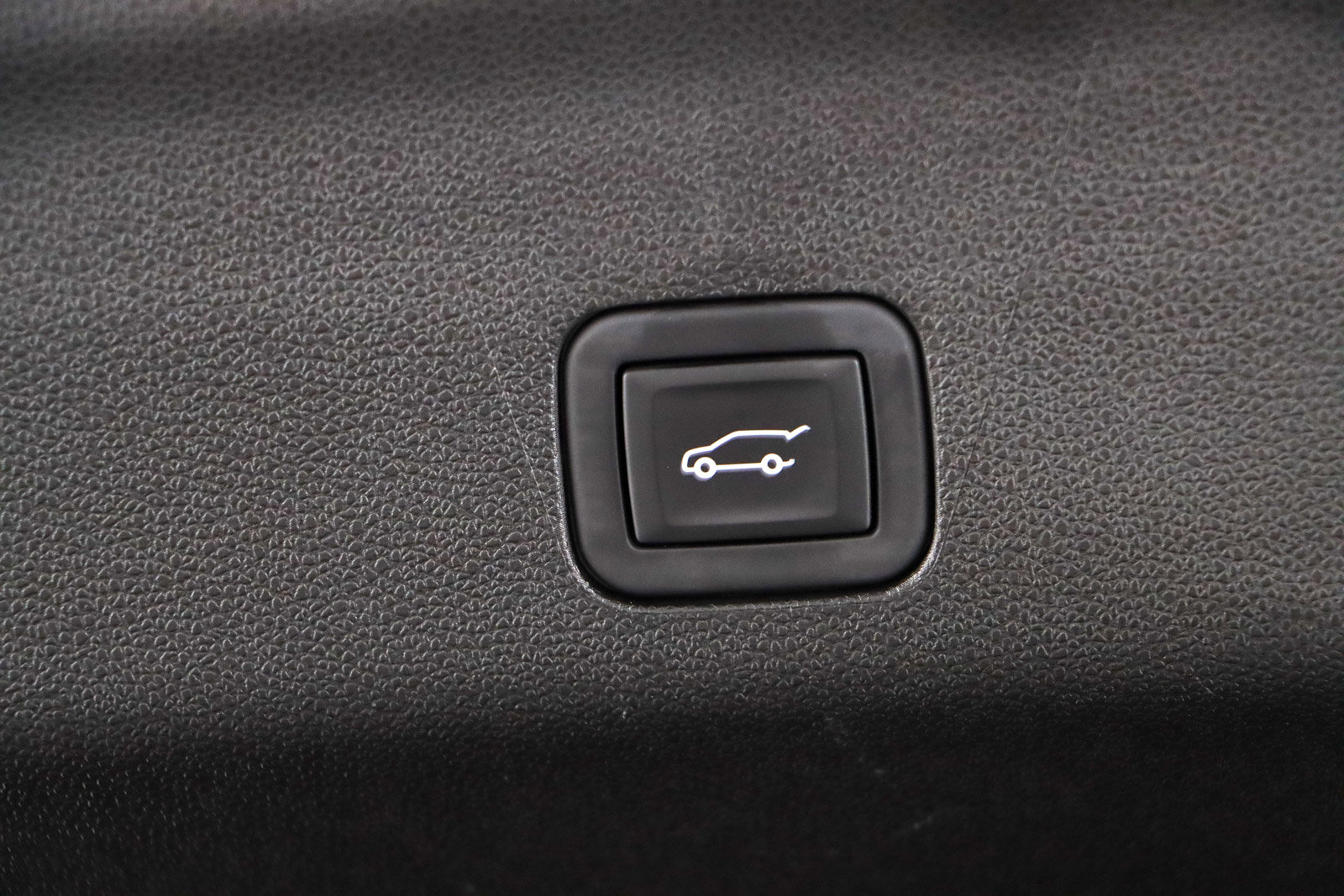 Used 2024 GMC Yukon AT4 w/ Technology Package image 36