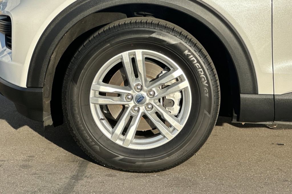 Certified 2023 Ford Explorer XLT image 30