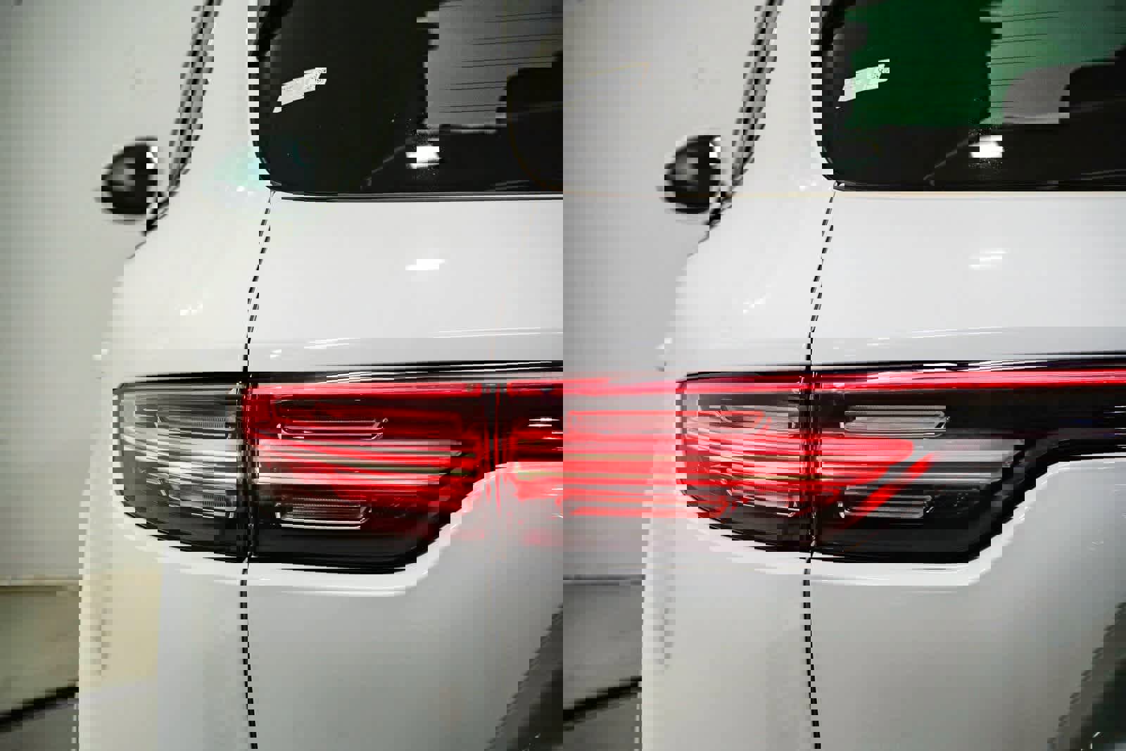 Used 2023 Porsche Cayenne S Platinum image 9