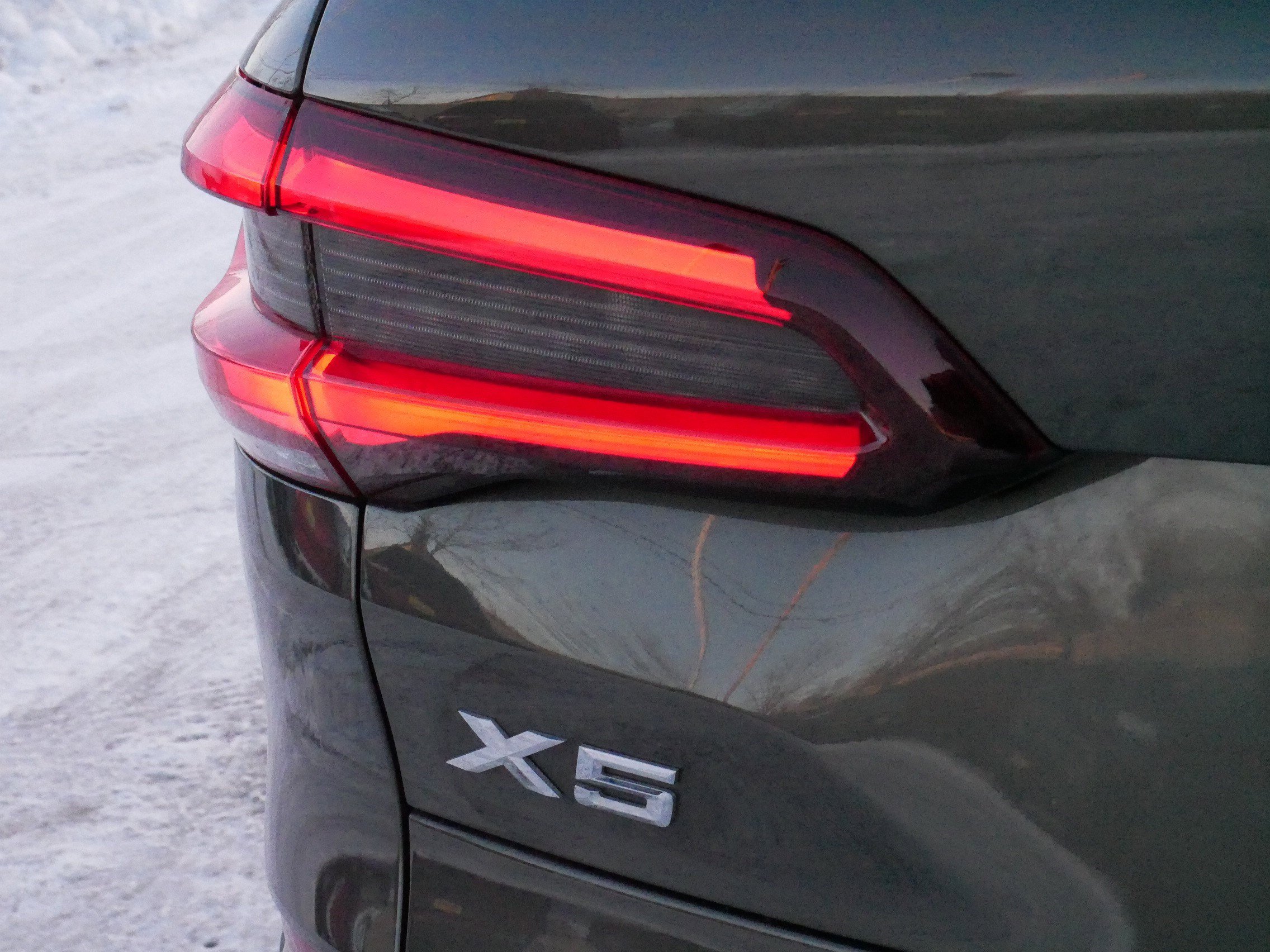 Used 2023 BMW X5 xDrive45e w/ M Sport Package image 17