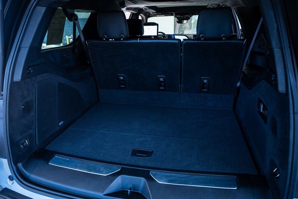 Used 2023 Cadillac Escalade ESV V image 64