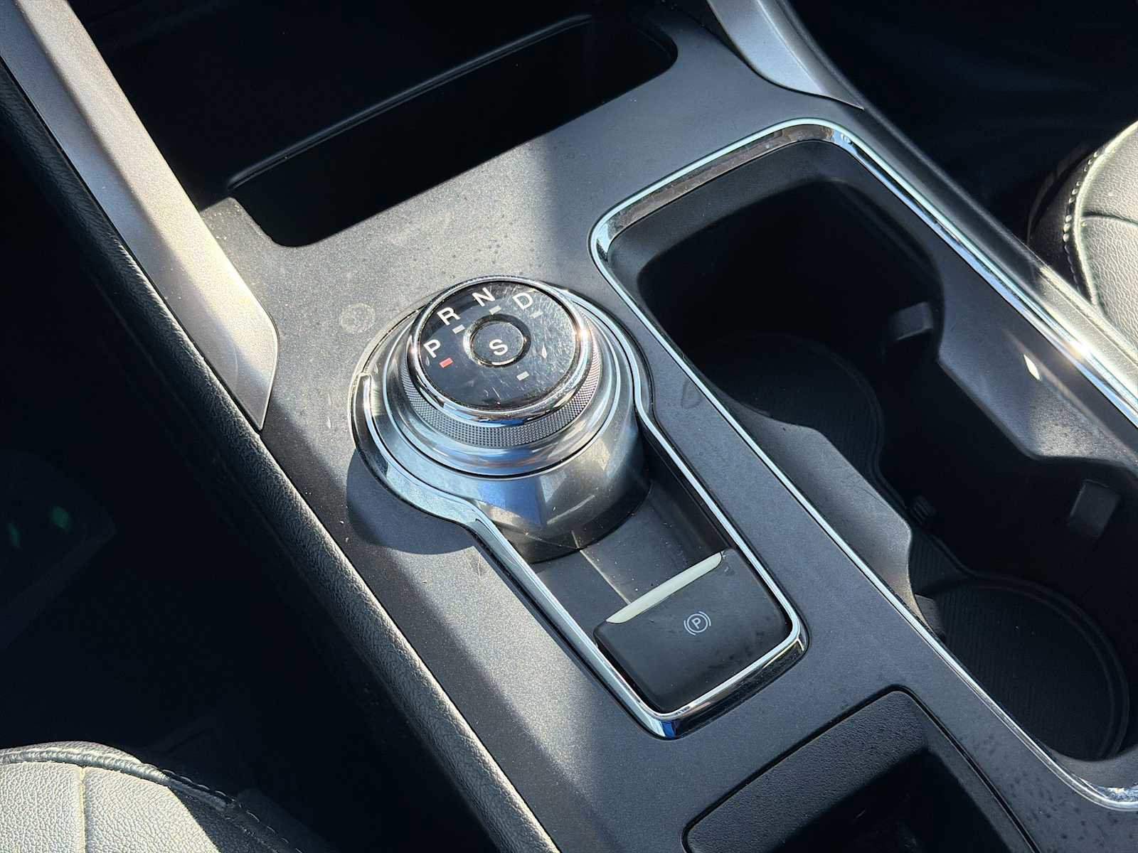 Used 2017 Ford Fusion SE w/ Fusion SE Technology Package image 26