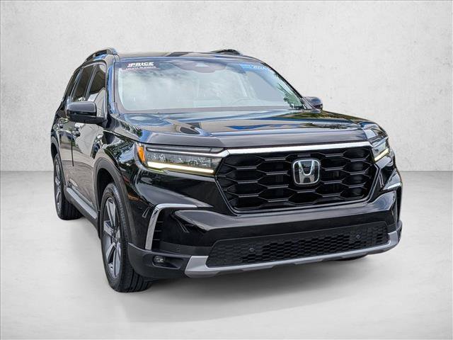 Used 2024 Honda Pilot Touring image 3