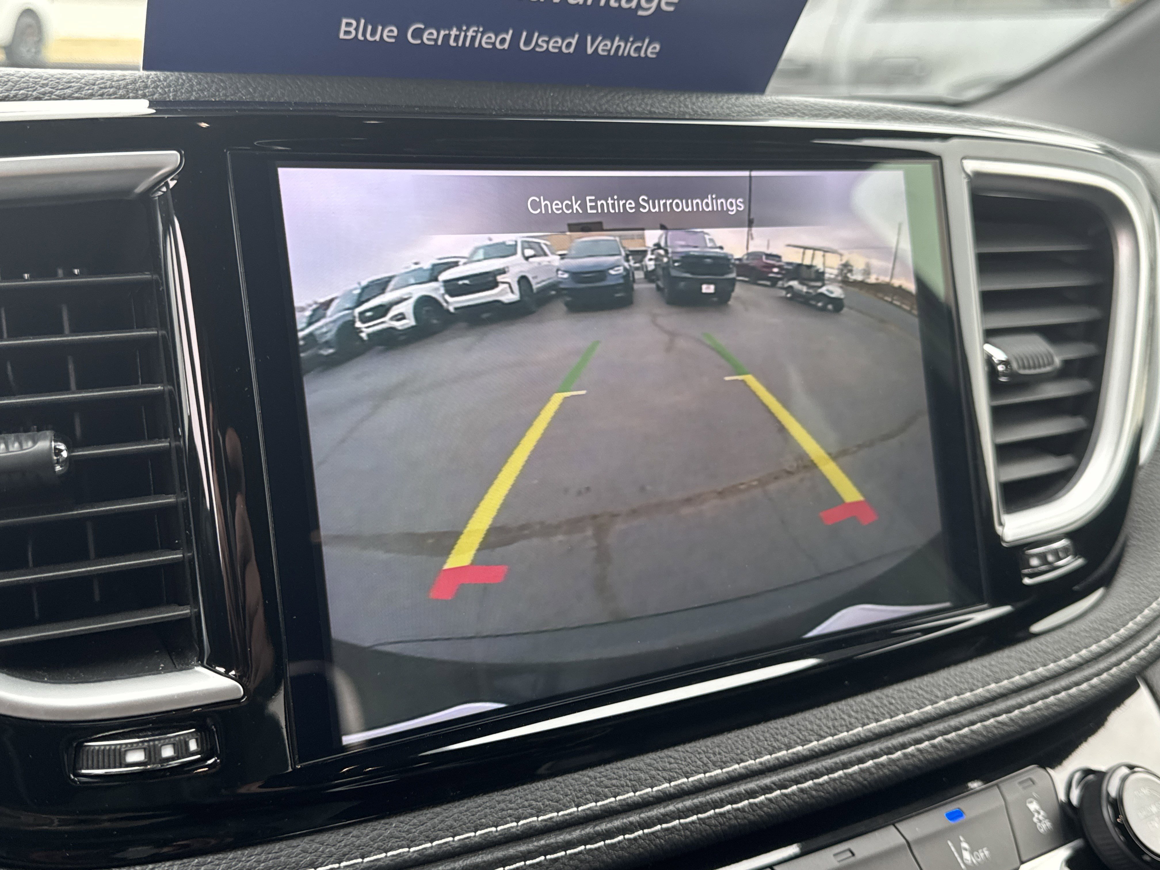 Used 2025 Chrysler Pacifica Limited image 26