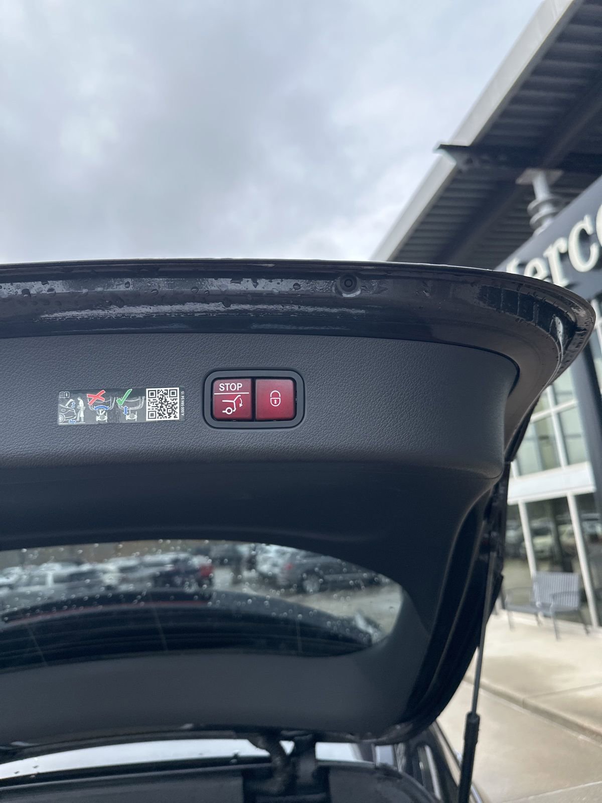 Used 2025 Mercedes-Benz GLC 300 4MATIC image 12