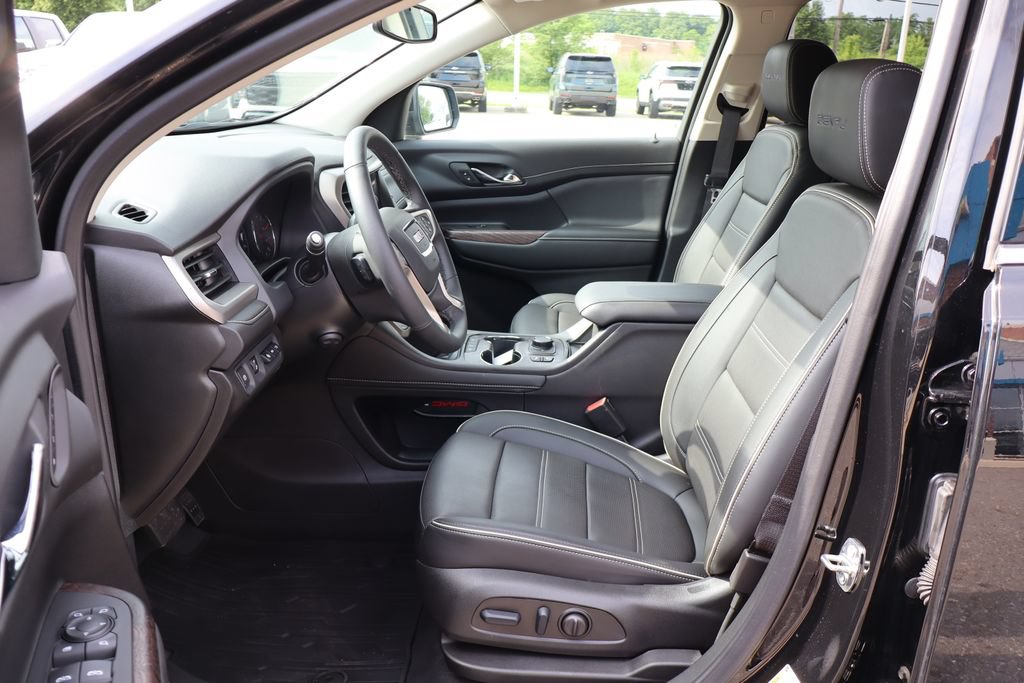Used 2023 GMC Acadia Denali w/ Trailering Package AWD/4WD image 13