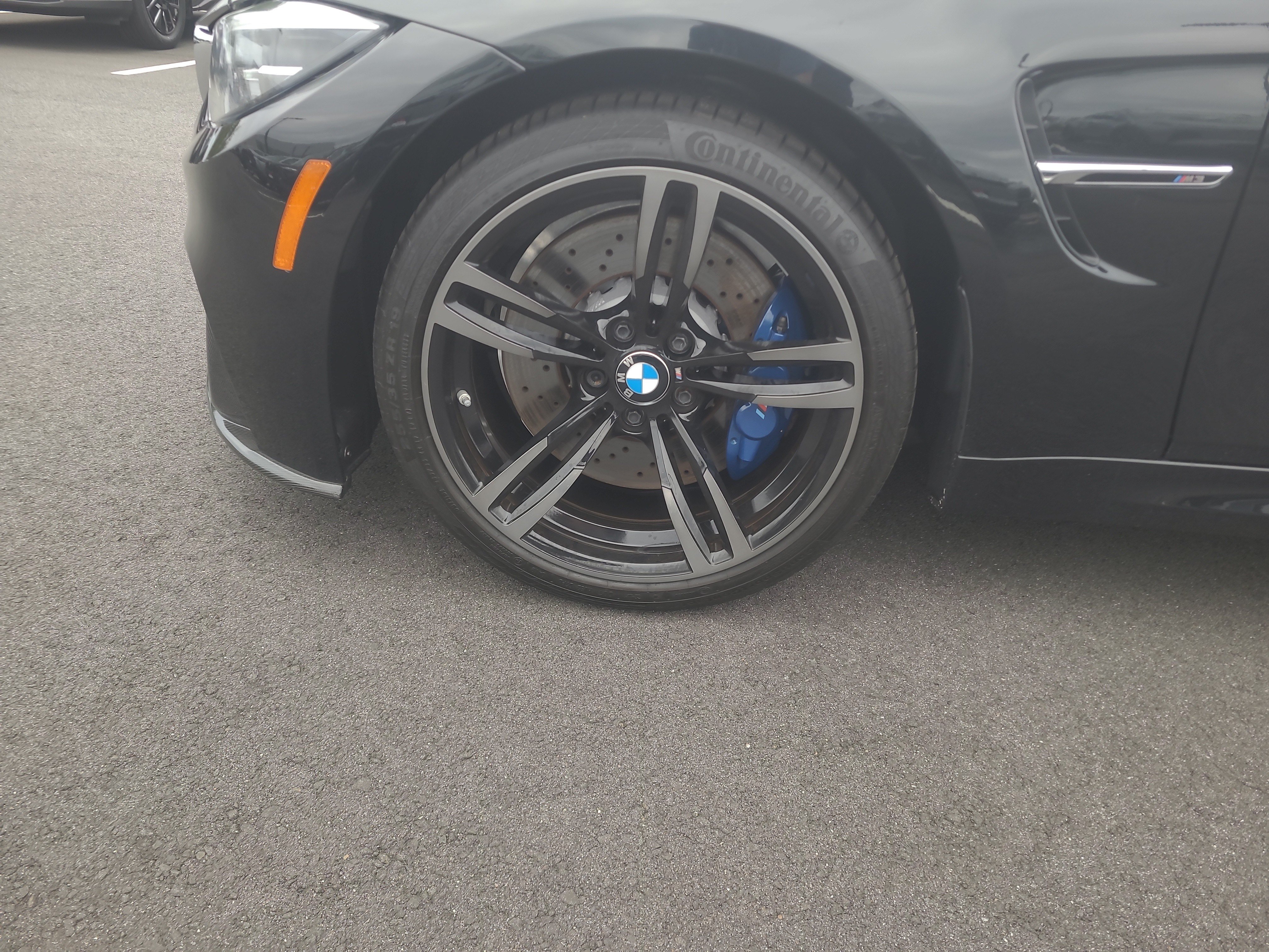 Used 2018 BMW M3 CS RWD image 9