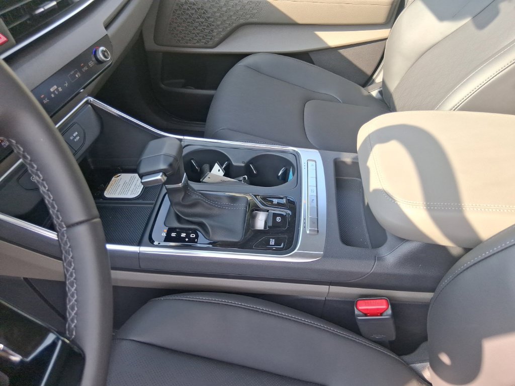 Certified 2026 Kia Carnival EX FWD image 15