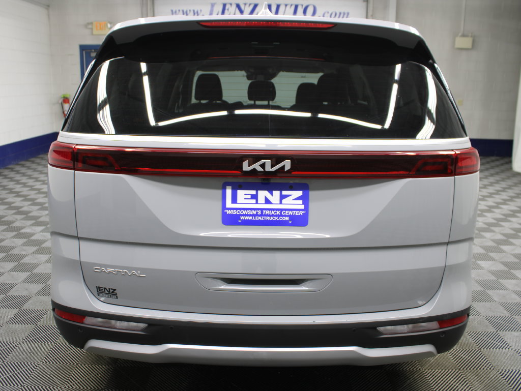 Used 2023 Kia Carnival EX FWD image 36