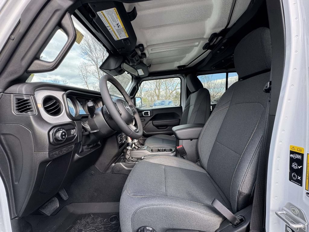 New 2026 Jeep Gladiator Sport AWD/4WD image 13