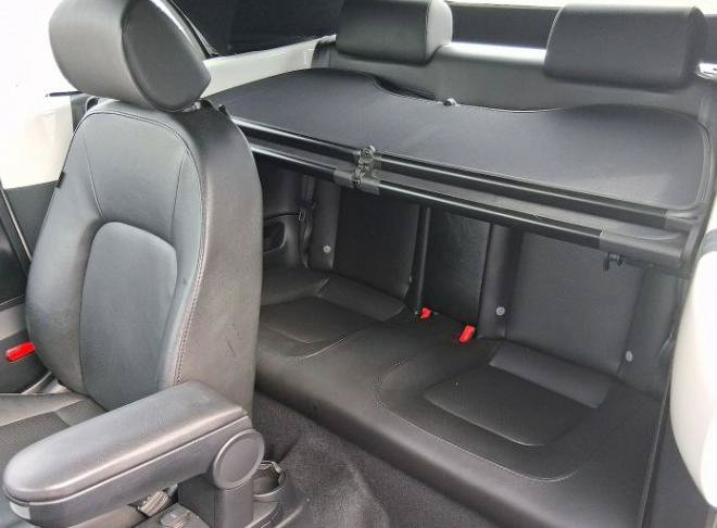 Used 2009 Volkswagen Beetle S FWD image 6