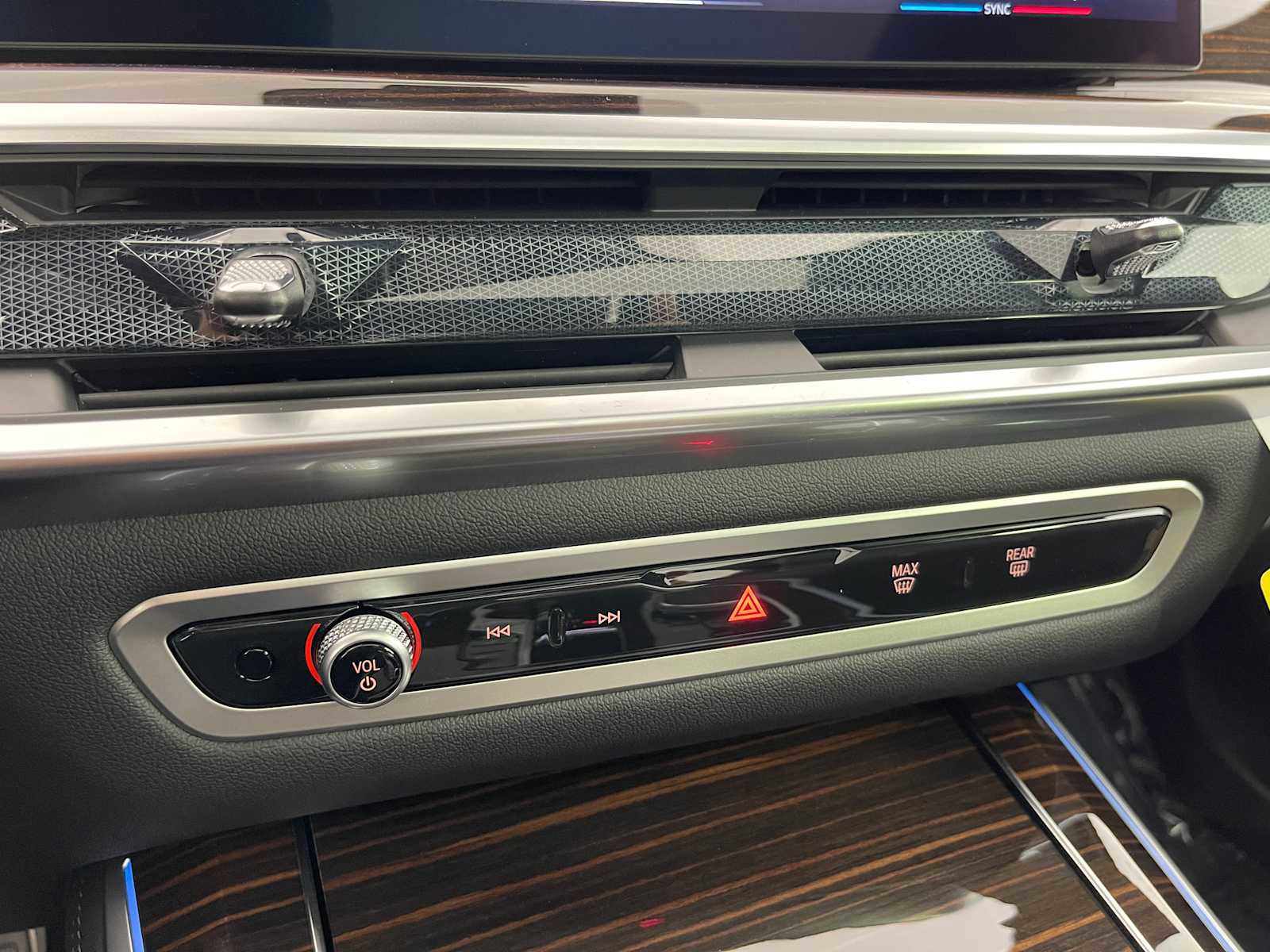 New 2026 BMW X5 xDrive50e w/ M Sport Package image 26