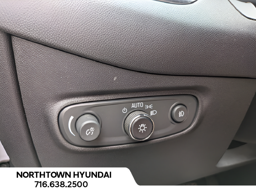 Used 2021 Chevrolet Equinox LT FWD image 27