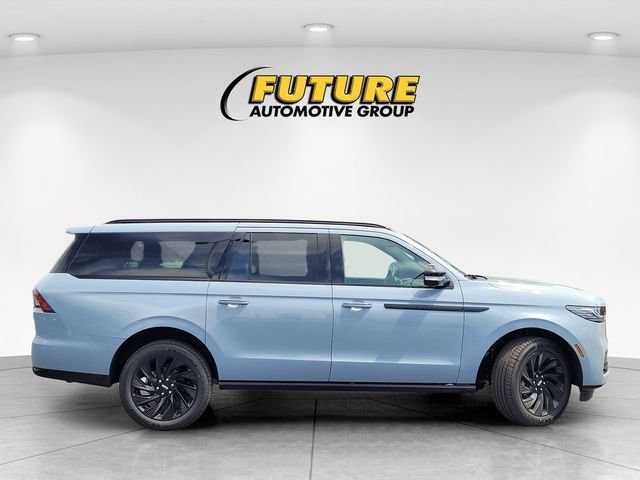 New 2026 Lincoln Navigator L Reserve w/ Jet Appearance Package AWD/4WD image 8