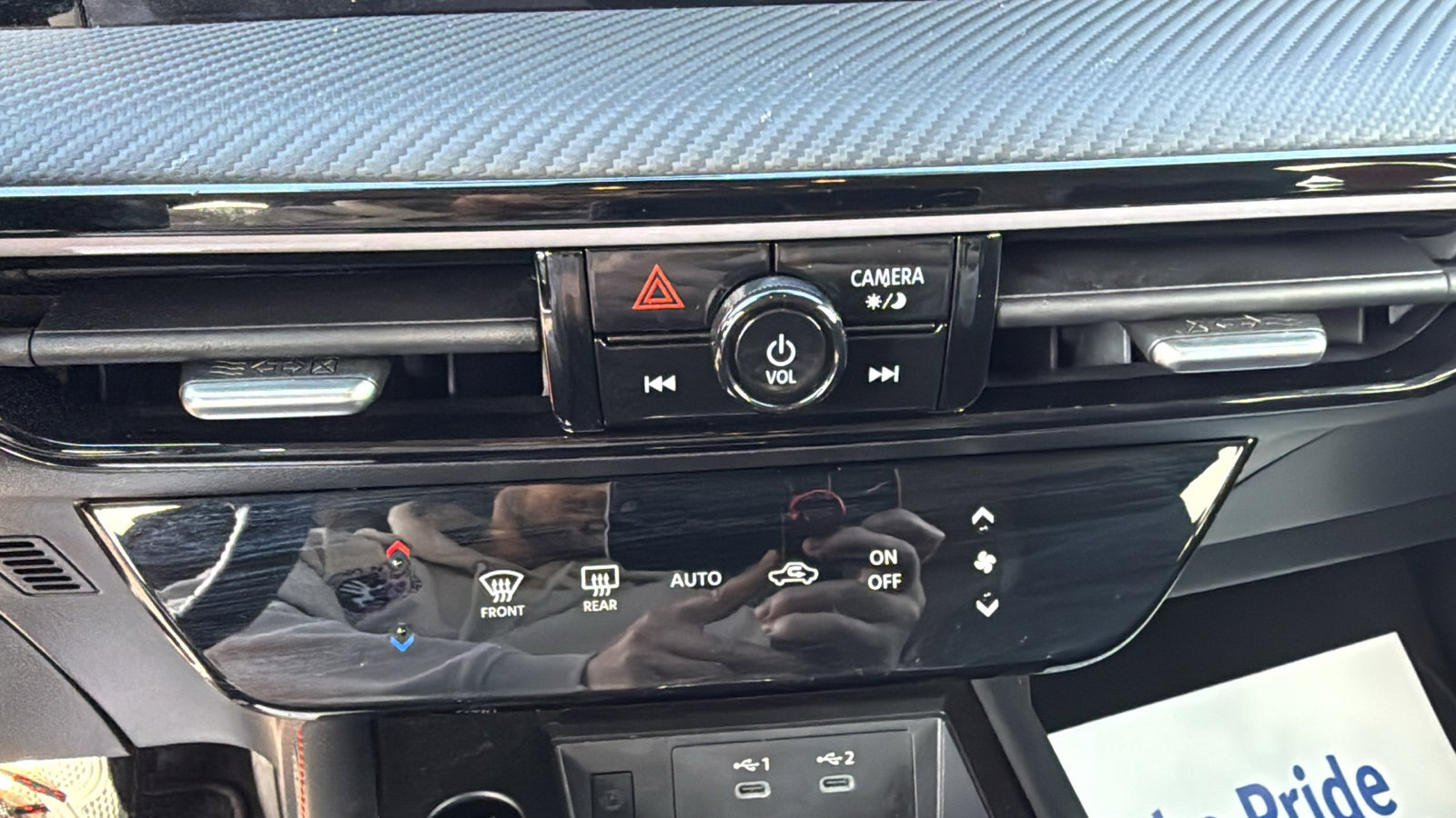 Certified 2025 Nissan Kicks SR image 15