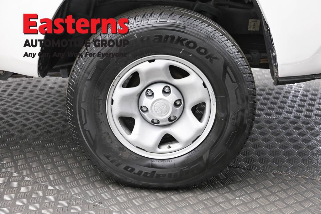 Used 2019 Toyota Tacoma SR image 8