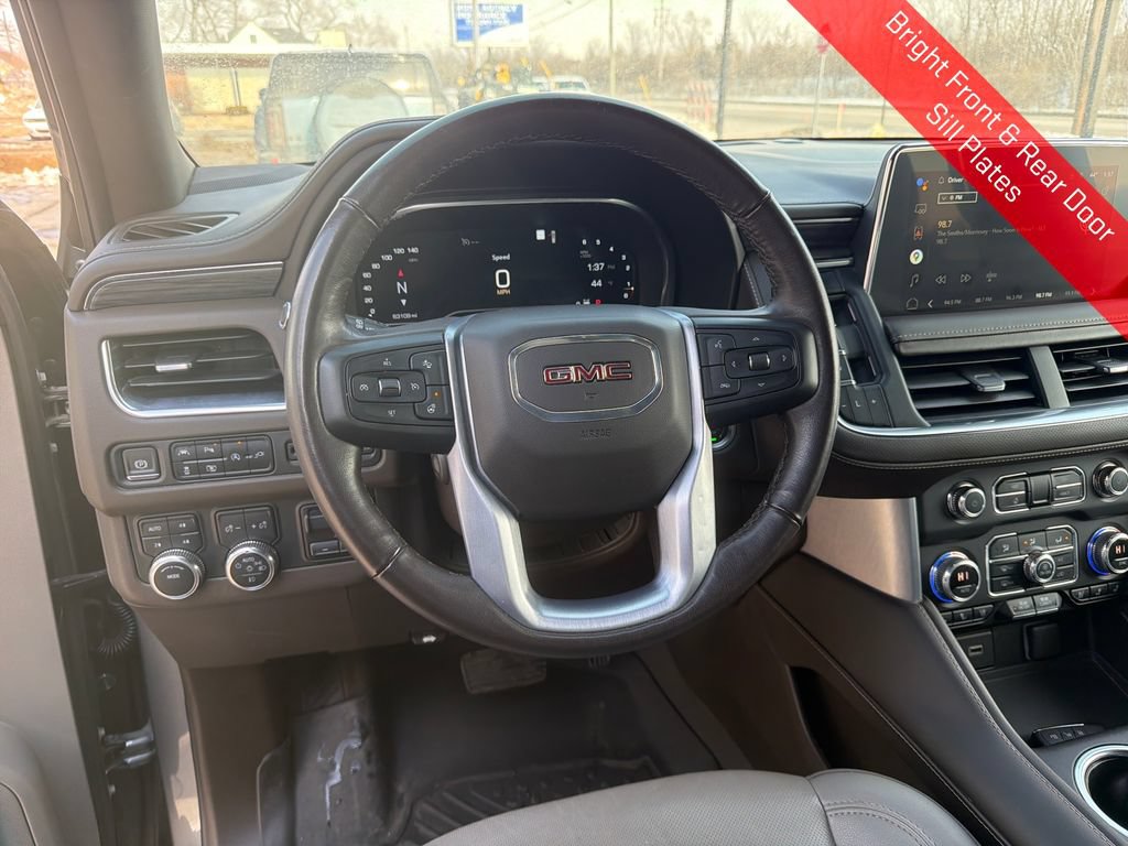 Used 2022 GMC Yukon XL SLT w/ SLT Luxury Package AWD/4WD image 16